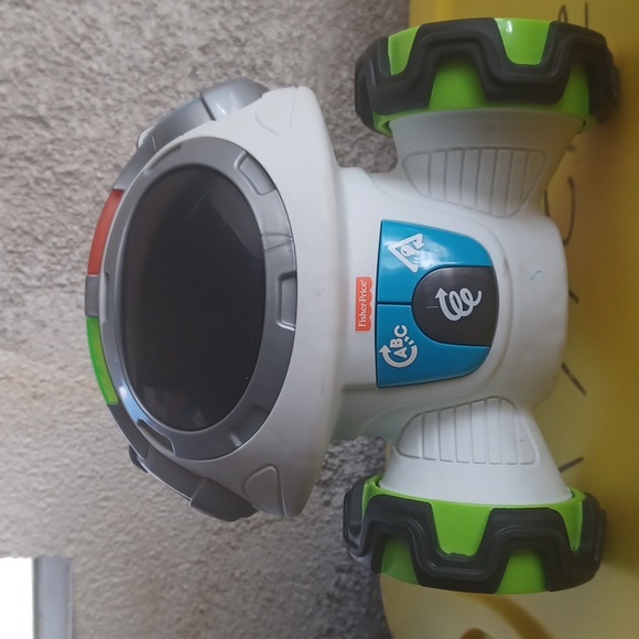 Fisher Price thinks and learns to move robots - Picture 1 of 6
